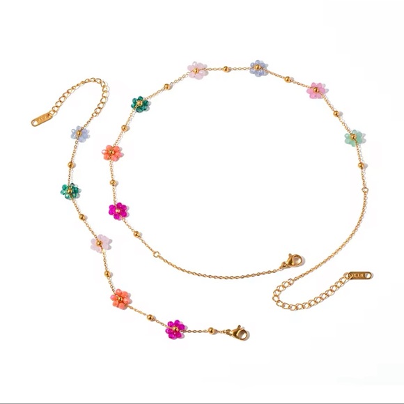 ◾️18K Gold Plated Dainty Floral Necklace - Picture 4 of 8